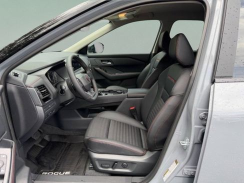 Used 2026 Nissan Rogue SV AWD/4WD image 11