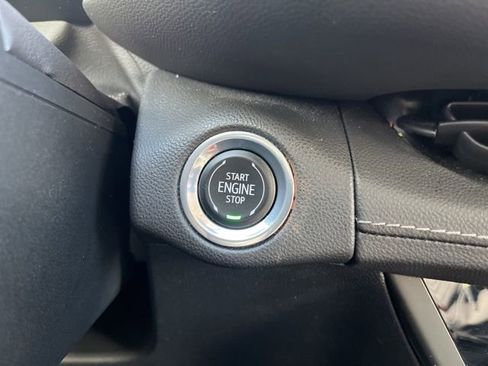 Used 2023 Buick Envision Essence image 18