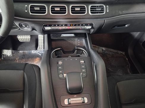 Used 2025 Mercedes-Benz GLS 63 AMG 4MATIC image 13