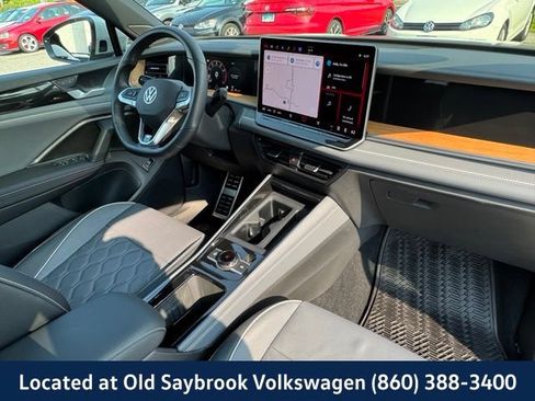 Certified 2025 Volkswagen Tiguan SEL R-Line AWD/4WD image 30