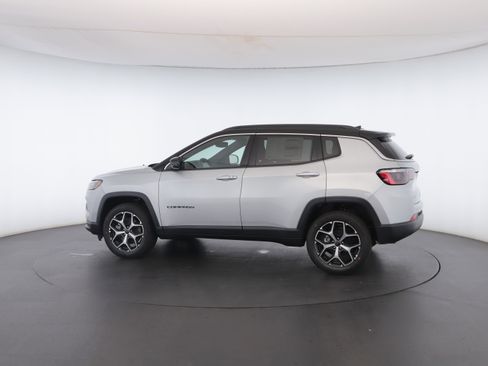 Used 2026 Jeep Compass Limited image 18