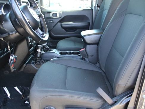 Used 2022 Jeep Wrangler Unlimited Sport AWD/4WD image 33