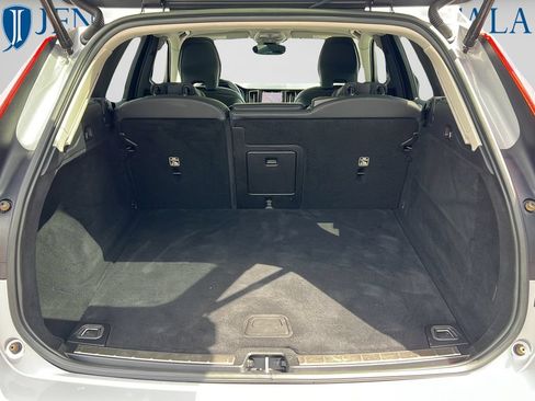 Used 2023 Volvo XC60 B5 Plus AWD/4WD image 12
