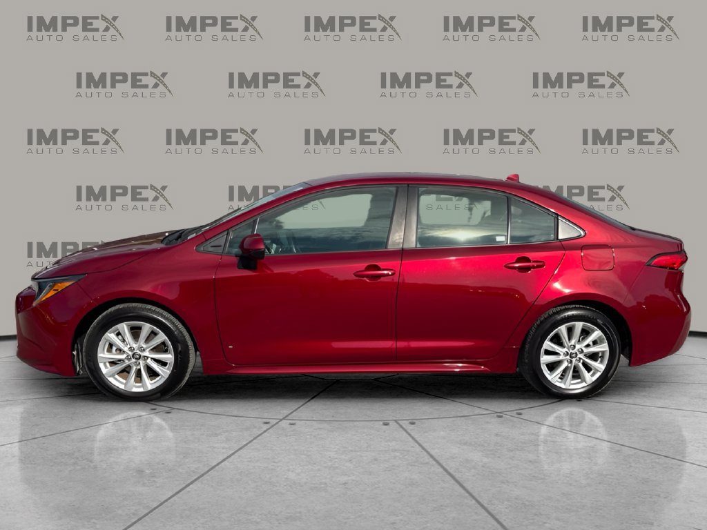 Used 2025 Toyota Corolla LE w/ LE Premium Package FWD image 2
