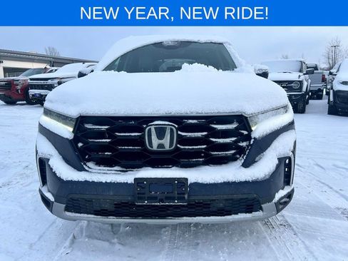 Used 2023 Honda Pilot Touring image 9