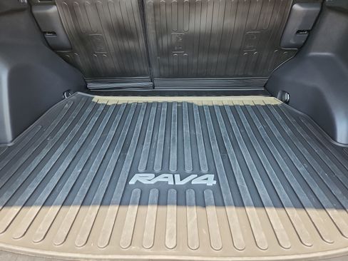 Used 2023 Toyota RAV4 XLE w/ Convenience Package AWD/4WD image 14