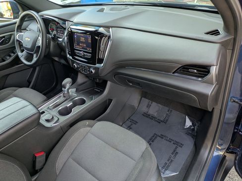 Certified 2023 Chevrolet Traverse LT FWD image 28