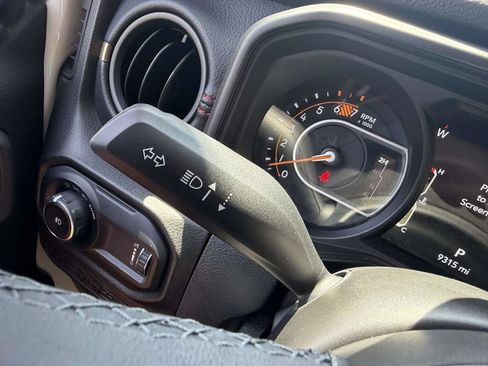 Used 2025 Jeep Wrangler Unlimited Sport AWD/4WD image 35