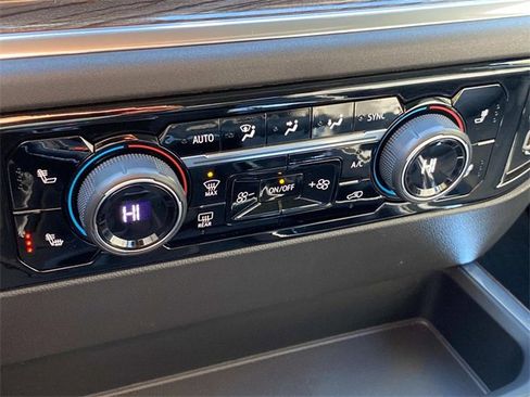 Used 2022 Chevrolet Silverado 1500 LT Trail Boss w/ LT Trail Boss Premium Package image 25