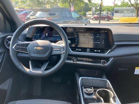 New 2026 Chevrolet Equinox LT w/ Safety and Technology Package AWD/4WD image 5