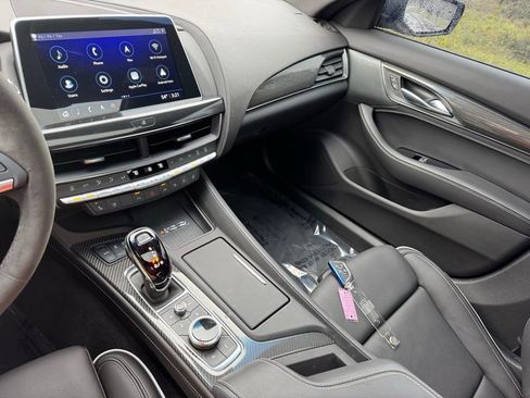 Certified 2024 Cadillac CT5 V Blackwing w/ LPO, Blue Accent Package image 32