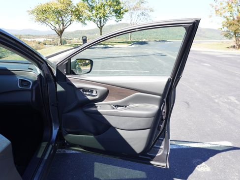 Used 2020 Nissan Murano Platinum w/ Cargo Package image 20