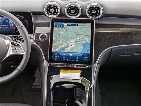 Used 2026 Mercedes-Benz GLC 300 image 11