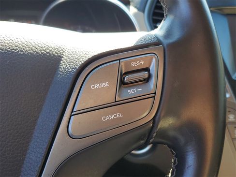 Used 2017 Hyundai Santa Fe Limited image 25