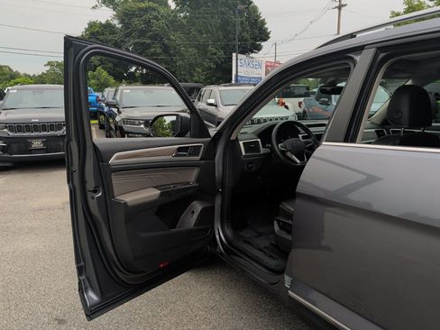 Used 2022 Volkswagen Atlas SEL AWD/4WD image 12