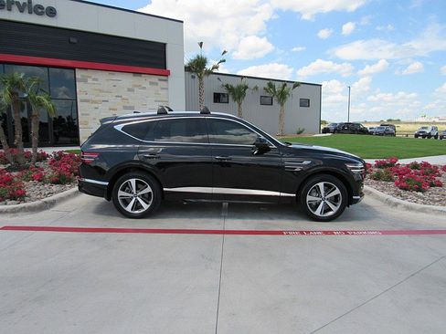 Used 2022 Genesis GV80 2.5T w/ Advanced Package 02 image 2