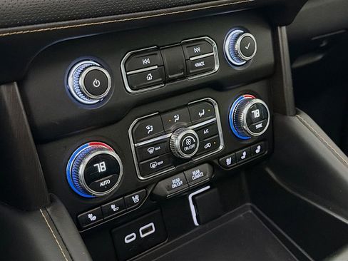 Used 2023 GMC Yukon AT4 image 20