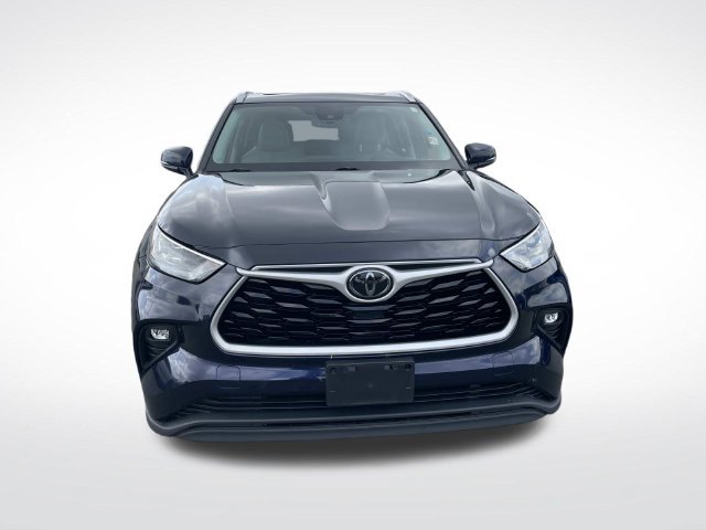 Used 2020 Toyota Highlander XLE AWD/4WD image 12