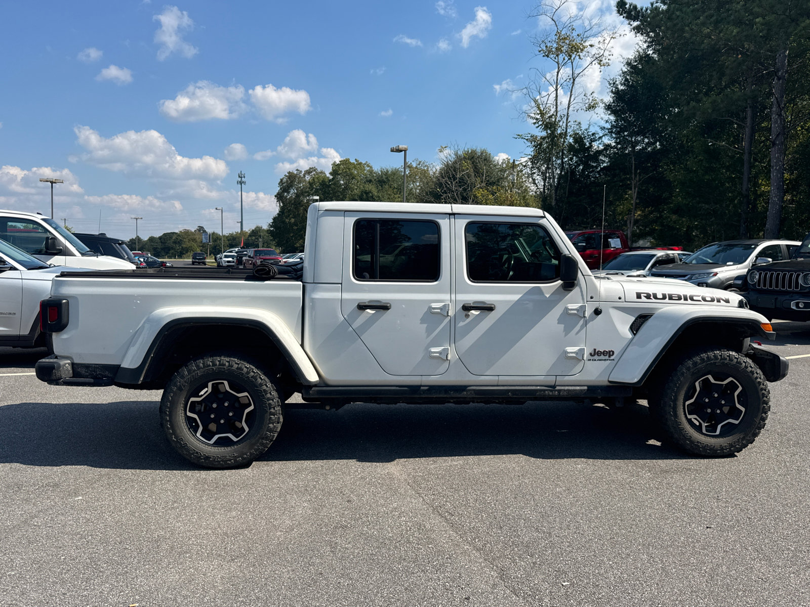 Used 2023 Jeep Gladiator Rubicon w/ Cold Weather Group AWD/4WD image 4