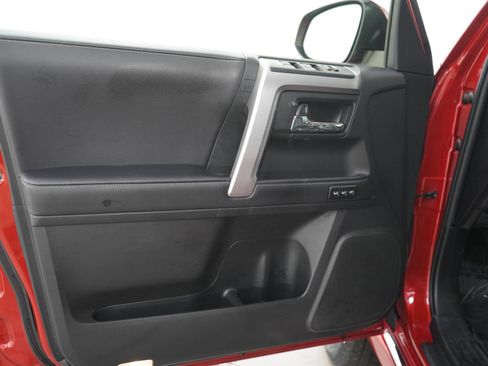 Used 2022 Toyota 4Runner Limited AWD/4WD image 18