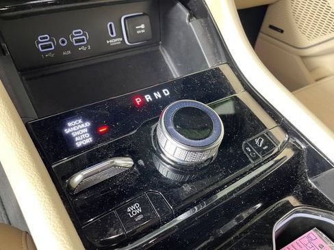 Certified 2022 Jeep Grand Cherokee Limited 4xe w/ Luxury Tech Group II AWD/4WD image 9