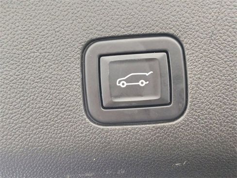 Used 2022 Chevrolet Tahoe RST image 32