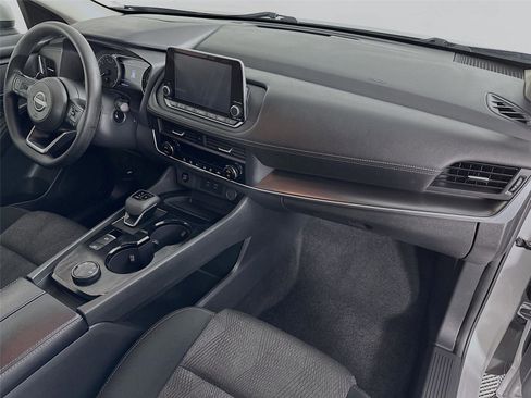 Used 2024 Nissan Rogue SV image 26