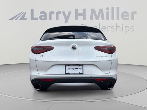 Used 2018 Alfa Romeo Stelvio Ti AWD/4WD image 4