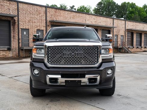 Used 2015 GMC Sierra 2500 Denali w/ Duramax Plus Package AWD/4WD image 15