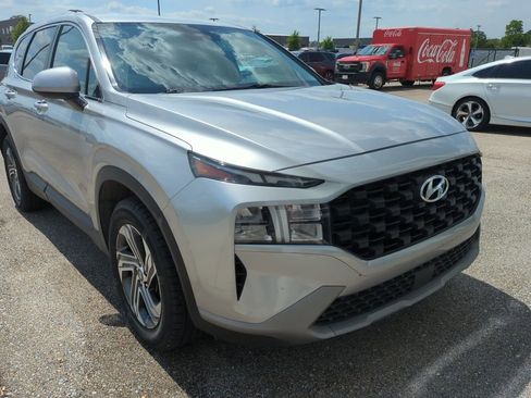 Used 2021 Hyundai Santa Fe SE FWD image 2
