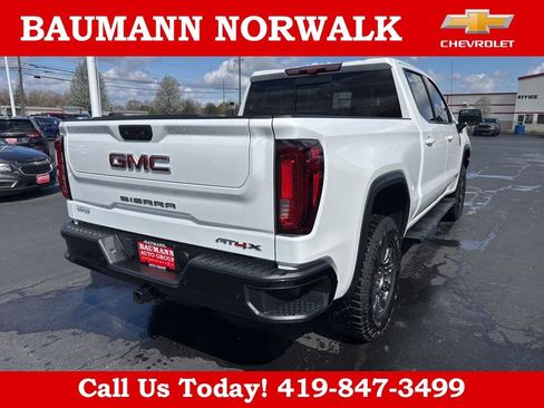 Used 2024 GMC Sierra 1500 AT4X image 5