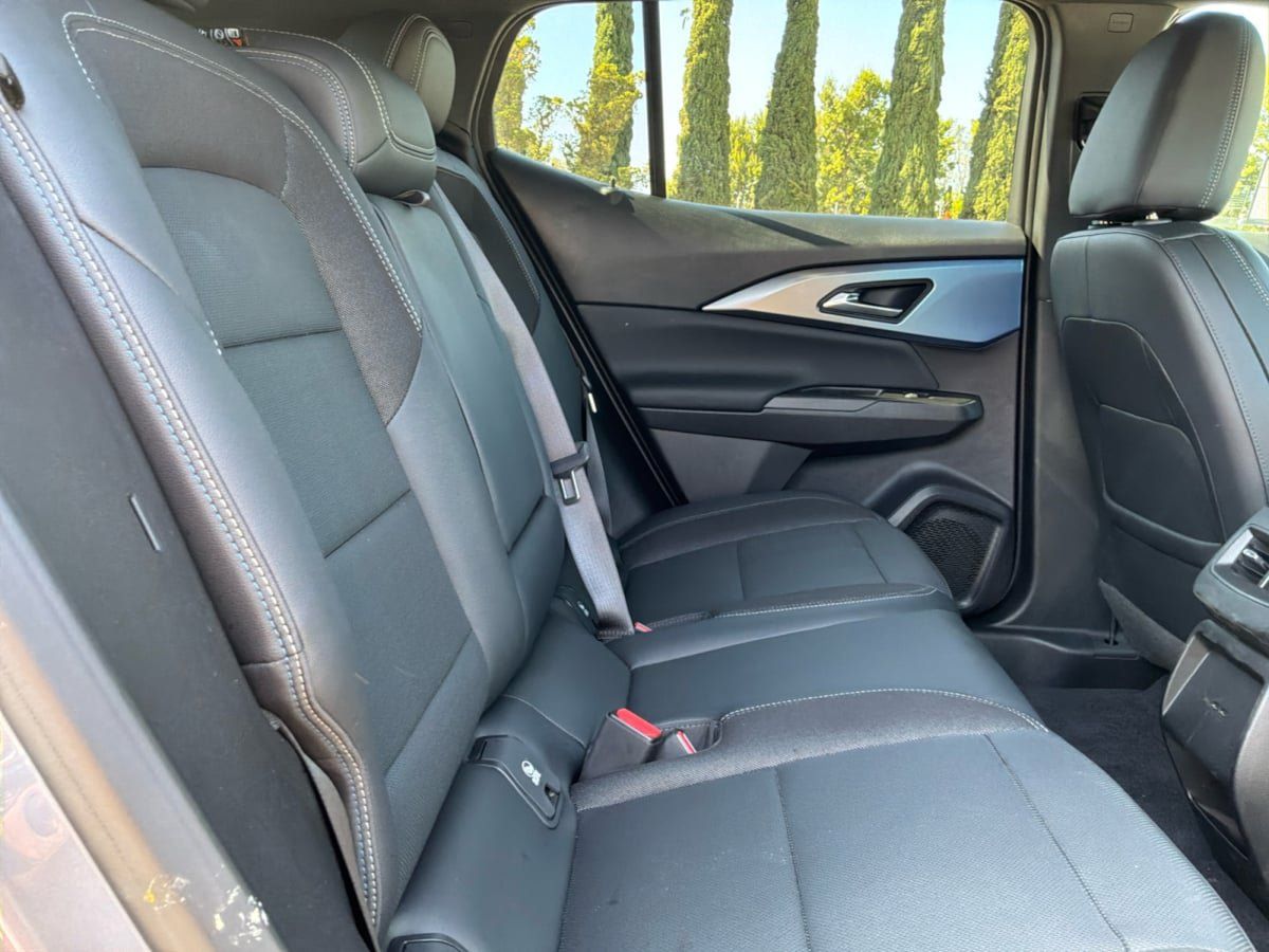 Used 2024 Chevrolet Equinox EV LT FWD image 20