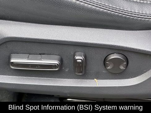 Used 2024 Honda Pilot Touring image 21