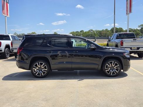 Used 2021 GMC Acadia SLE w/ Driver Convenience Package FWD image 4