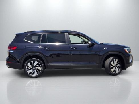 Used 2024 Volkswagen Atlas SE AWD/4WD image 3