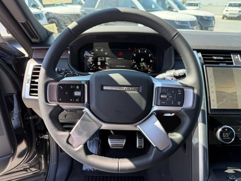 Certified 2025 Land Rover Discovery Dynamic SE AWD/4WD image 16