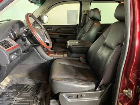 Used 2011 Cadillac Escalade AWD w/ Touring Package image 13