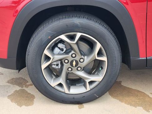 New 2026 Chevrolet Trax LT w/ Driver Confidence Package FWD image 10