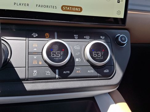New 2026 Land Rover Defender 110 X-Dynamic SE AWD/4WD image 14