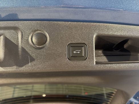 Used 2024 Chevrolet Equinox LT w/ LPO, Floor Liner Package image 15