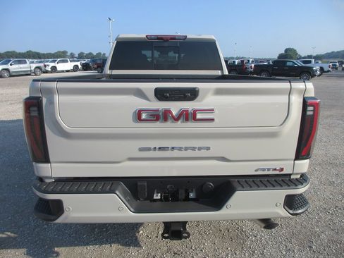 New 2026 GMC Sierra 2500 AT4 w/ AT4 Premium Plus Package AWD/4WD image 5