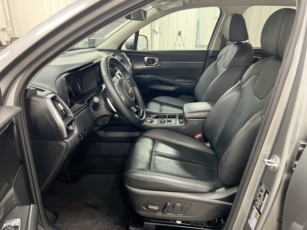 Used 2023 Kia Sorento EX AWD/4WD image 20