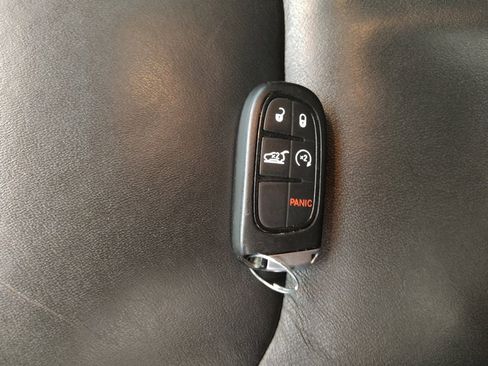 Used 2018 Jeep Cherokee Limited w/ High Altitude Package image 32