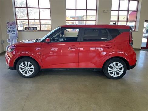 Used 2023 Kia Soul LX image 4