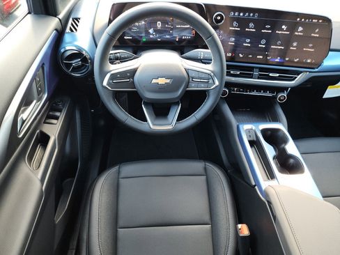 New 2026 Chevrolet Equinox EV LT image 9