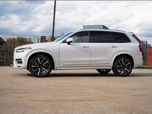 Used 2024 Volvo XC90 B6 Ultimate w/ Protection Package Premier AWD/4WD image 3
