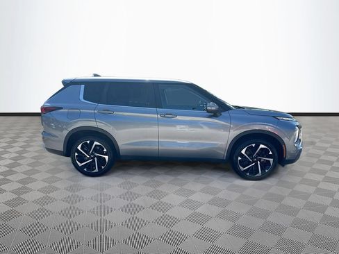 Used 2023 Mitsubishi Outlander SE AWD/4WD image 5