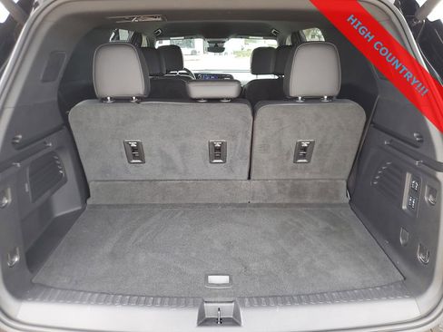 Used 2025 Chevrolet Traverse High Country image 7