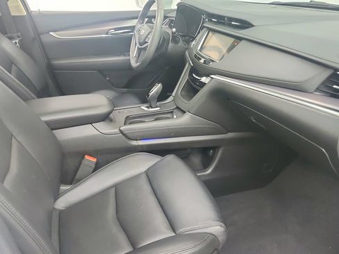 Used 2017 Cadillac XT5 Luxury w/ Driver Awareness Package FWD image 27