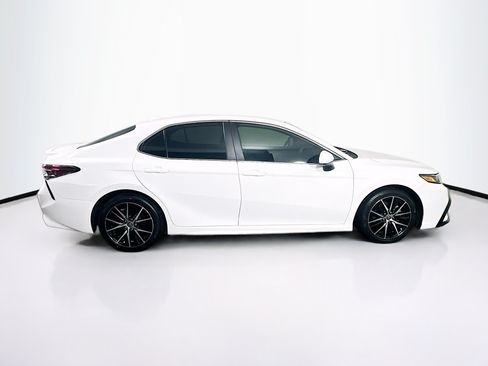 Used 2021 Toyota Camry SE FWD image 10